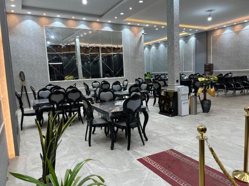 عکس رستوران جوان