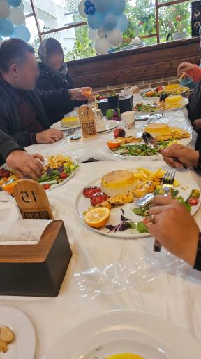 عکس رستوران سخت سر