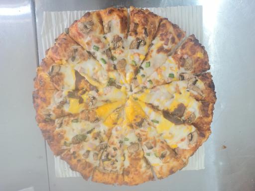 عکس پیتزا سرنا 