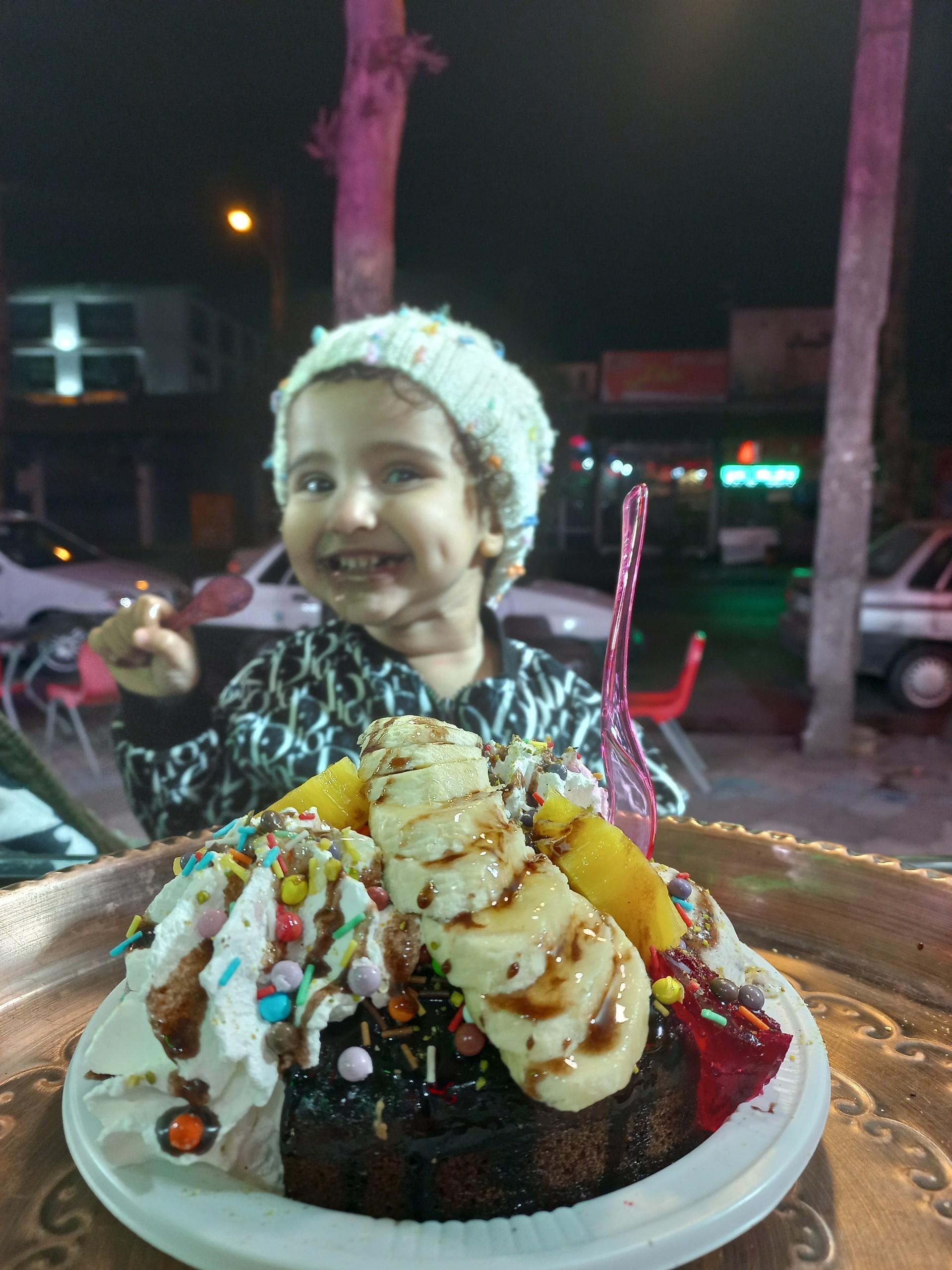 عکس بستنی بابک شعبه ۱