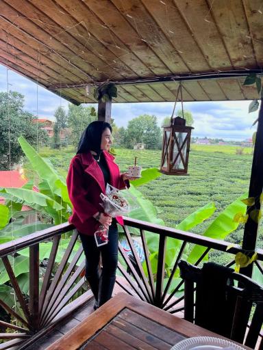 عکس کافه گیلیاد