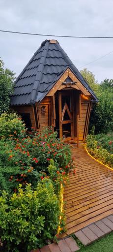 عکس کافه گیلیاد