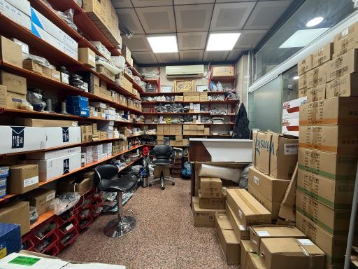 عکس فروشگاه رگسان لوازم یدکی کامیونت های فوتون و الوند