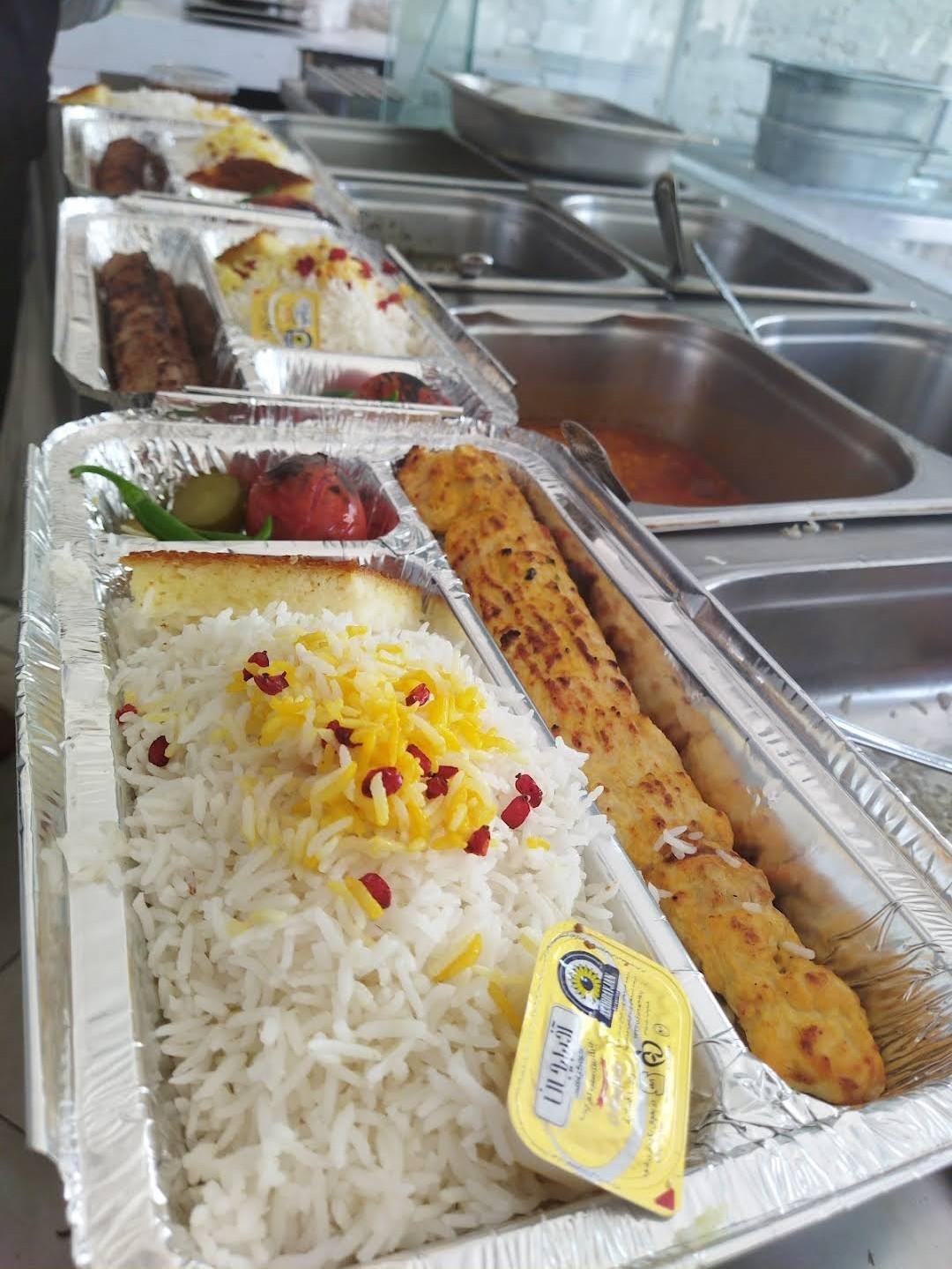 عکس تهیه غذا ستاره طلایی