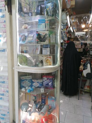 عکس الکتریکی رسانا جنب 