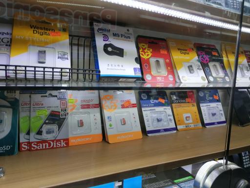 عکس الکتریکی رسانا جنب 