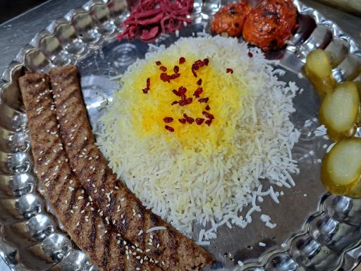 عکس سفره خانه سنتی صفا