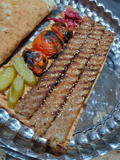 عکس سفره خانه سنتی صفا