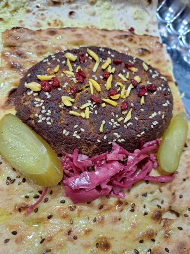 عکس سفره خانه سنتی صفا