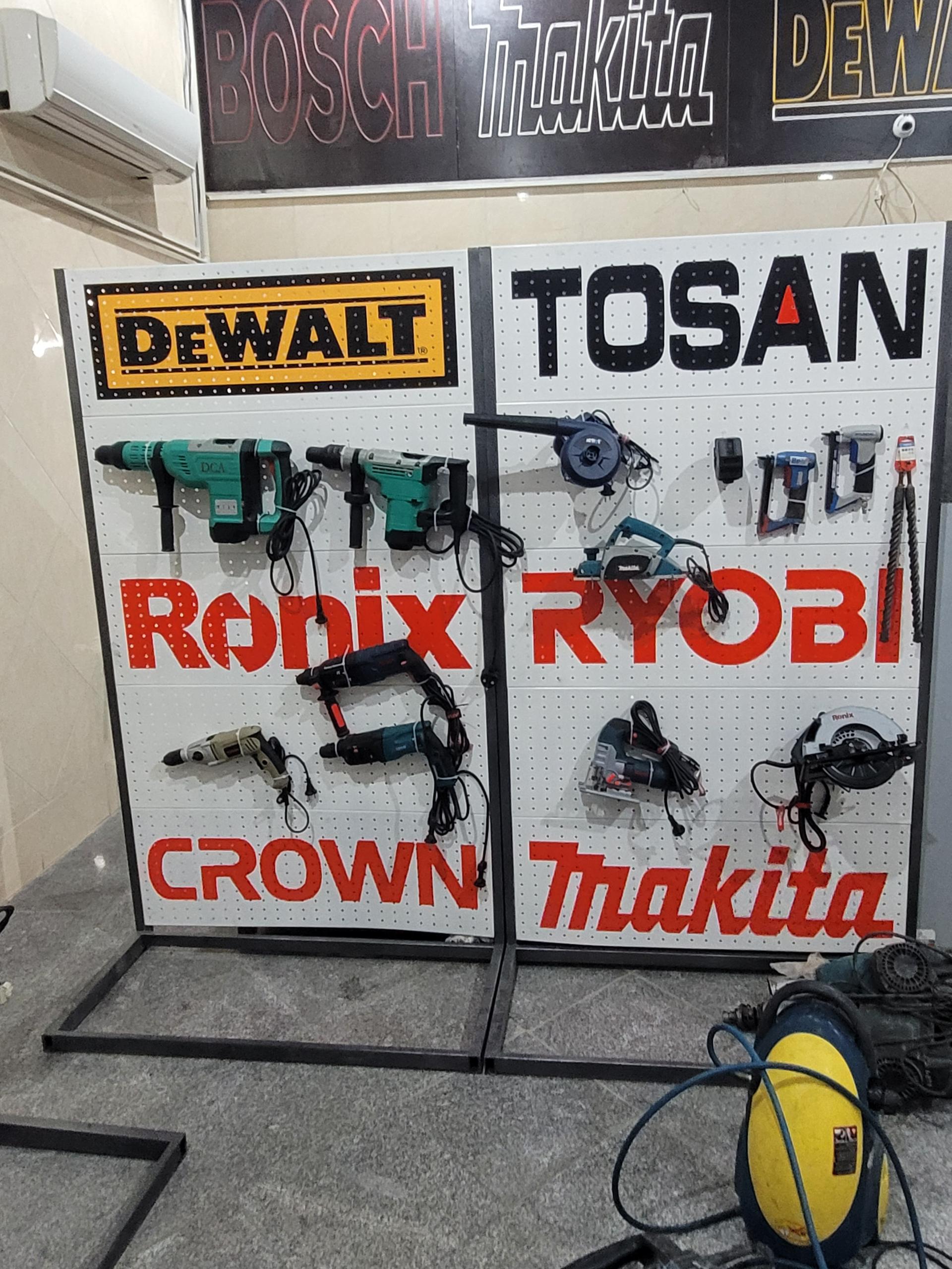 عکس تعمیرگاه و فروشگاه ابزار برقی تک