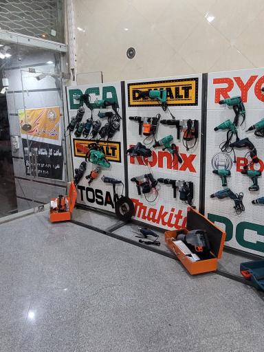 عکس تعمیرگاه و فروشگاه ابزار برقی تک