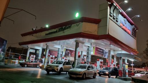 عکس پمپ بنزین میدان جمهوری