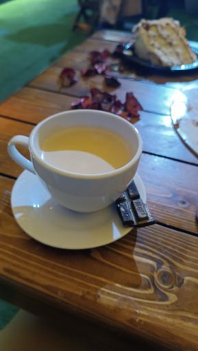 عکس کافه گل بهشت گمشده