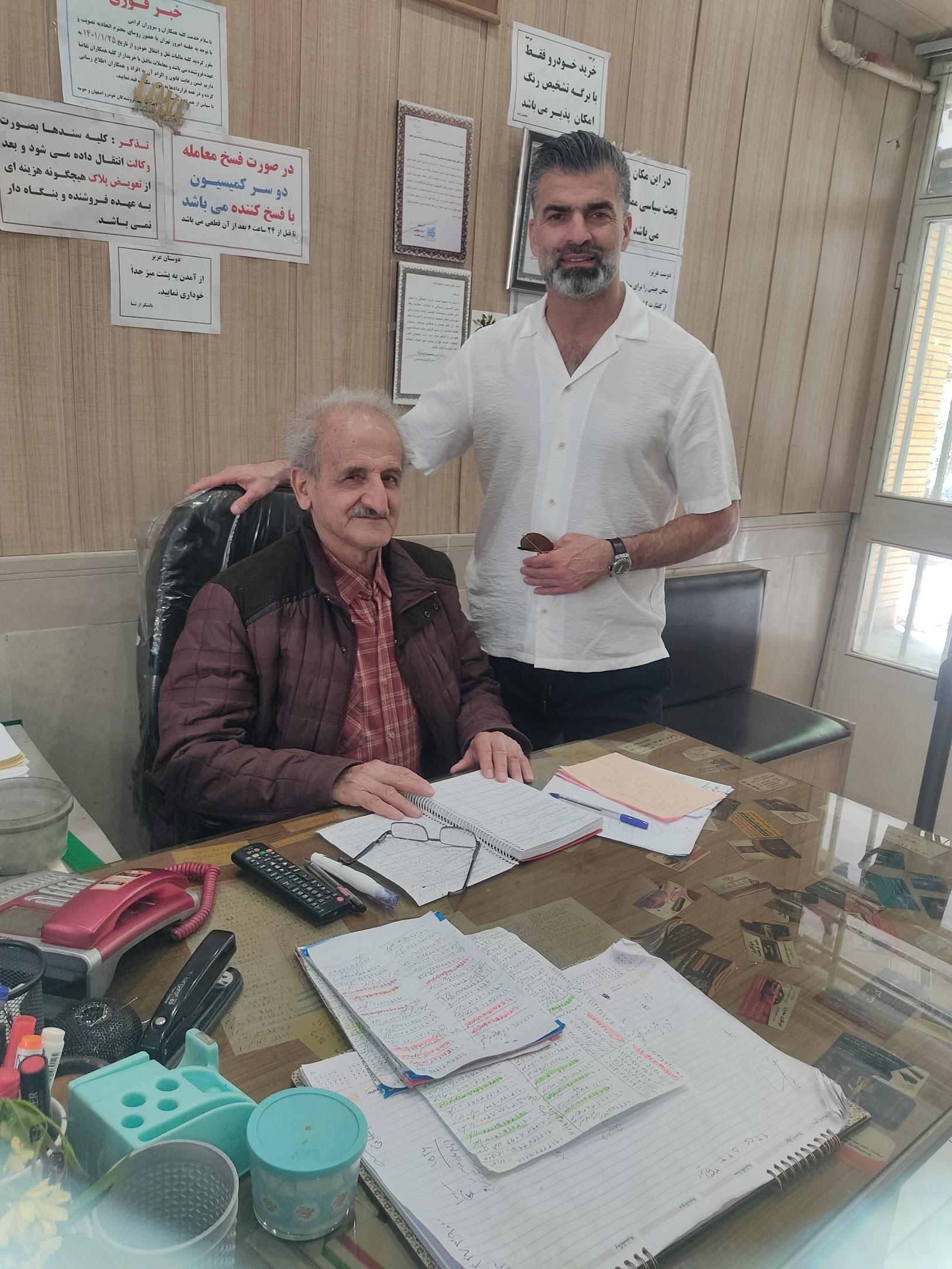 عکس نمایشگاه اتومبیل مجتهدزاده