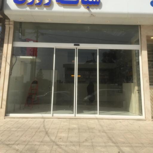 عکس گروه دربهای اتوماتیک شیشه ای ساکن