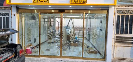 عکس گروه دربهای اتوماتیک شیشه ای ساکن