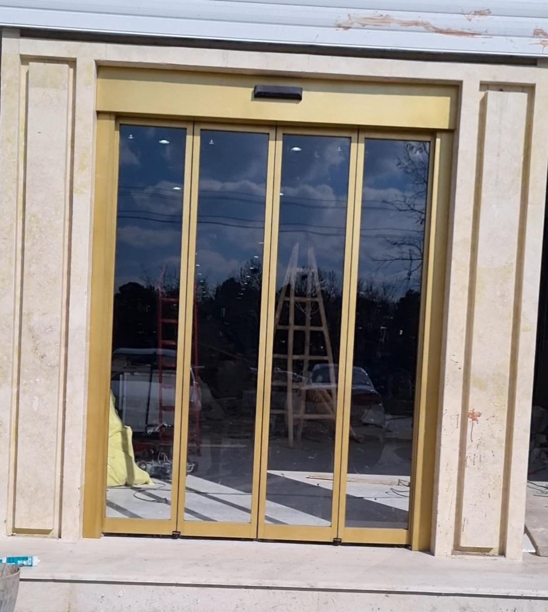 عکس گروه دربهای اتوماتیک شیشه ای ساکن