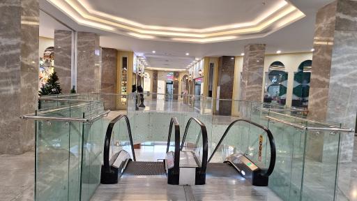 عکس مرکز تجاری و تفریحی مشیر