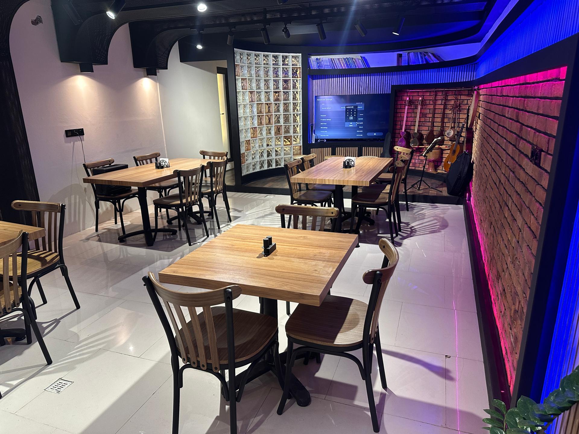 عکس کافه مومنت