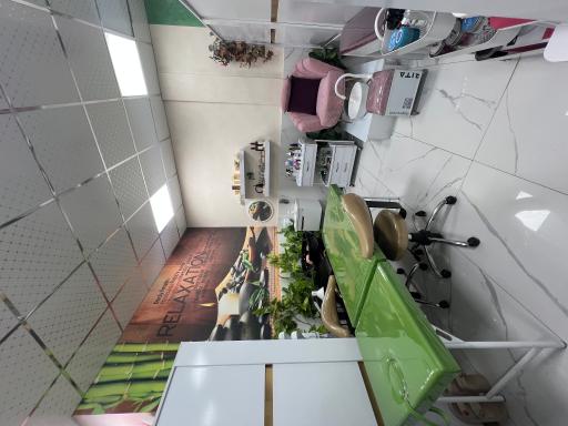 عکس کلینیک زیبایی درمانی گلدن رز