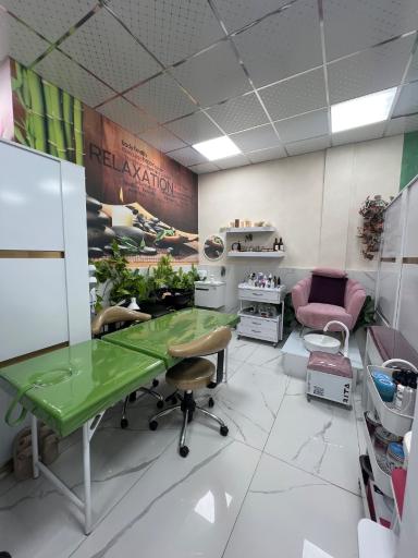 عکس کلینیک زیبایی درمانی گلدن رز