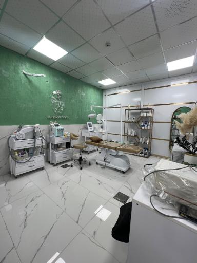 عکس کلینیک زیبایی درمانی گلدن رز