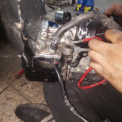 عکس تعمیرگاه مجاز ترمز ای بی اس ثابتی