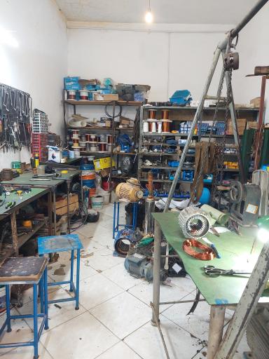 عکس فروشگاه پمپ آب یگانه