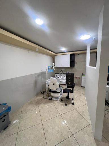 عکس کلینیک دندانپزشکی فروردین