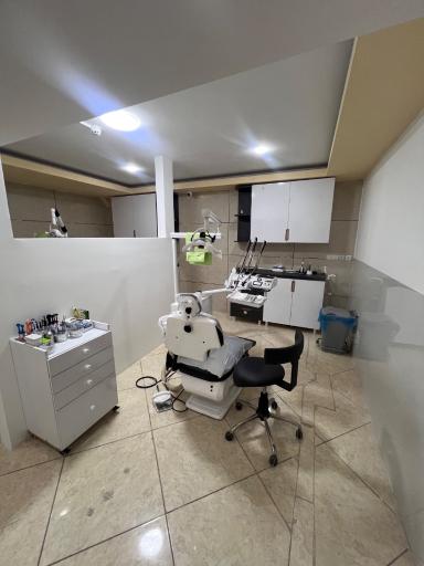 عکس کلینیک دندانپزشکی فروردین