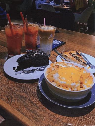 عکس کافه رستوران پاییز ۸۱