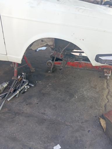 تعمیرگاه جلوبندی سازی استاد شبیر