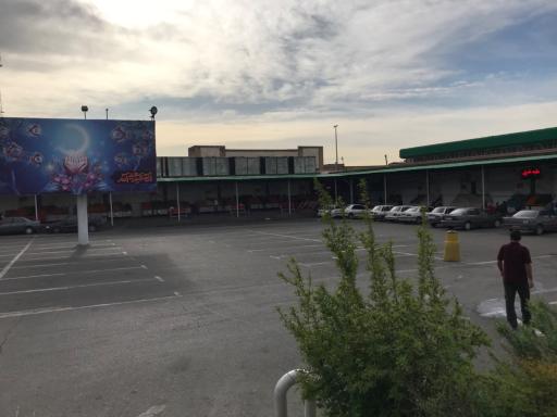 عکس میدان میوه و تره بار صادقیه