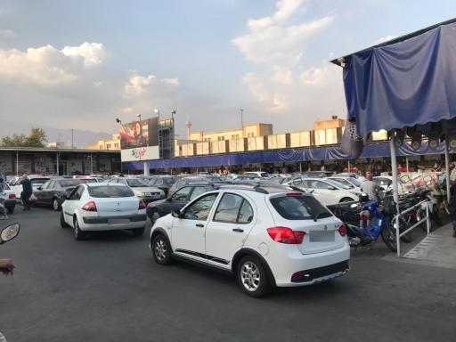 عکس میدان میوه و تره بار صادقیه