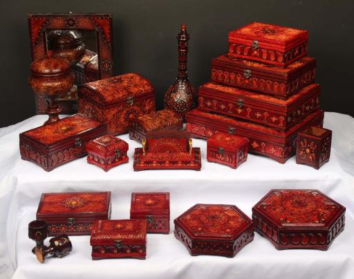 عکس صنایع دستی معرق چرم شاهین