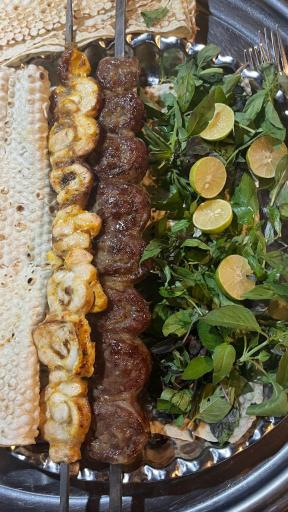 عکس سفره خانه سنتی آب انبار پاچنار