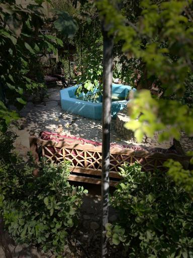 عکس سفره خانه سنتی آب انبار پاچنار