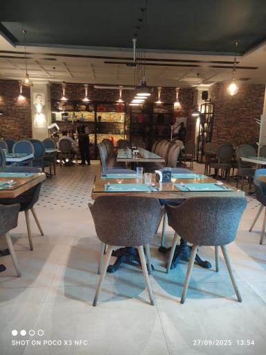 عکس رستوران عمارت وکیل