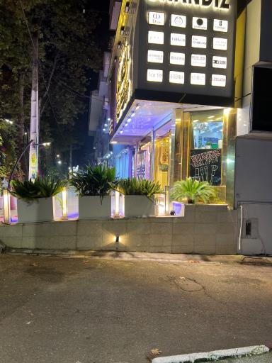 عکس فروشگاه آرایشی  شاندیز