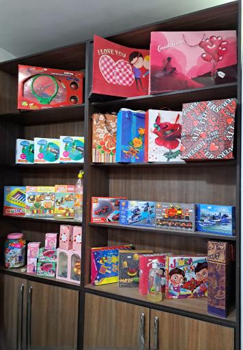 عکس فروشگاه لوازم جشن تولد و آتشبازی عسگری