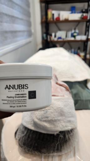 عکس مرکز فیشیال و آموزش پاکسازی پوست ملیکا