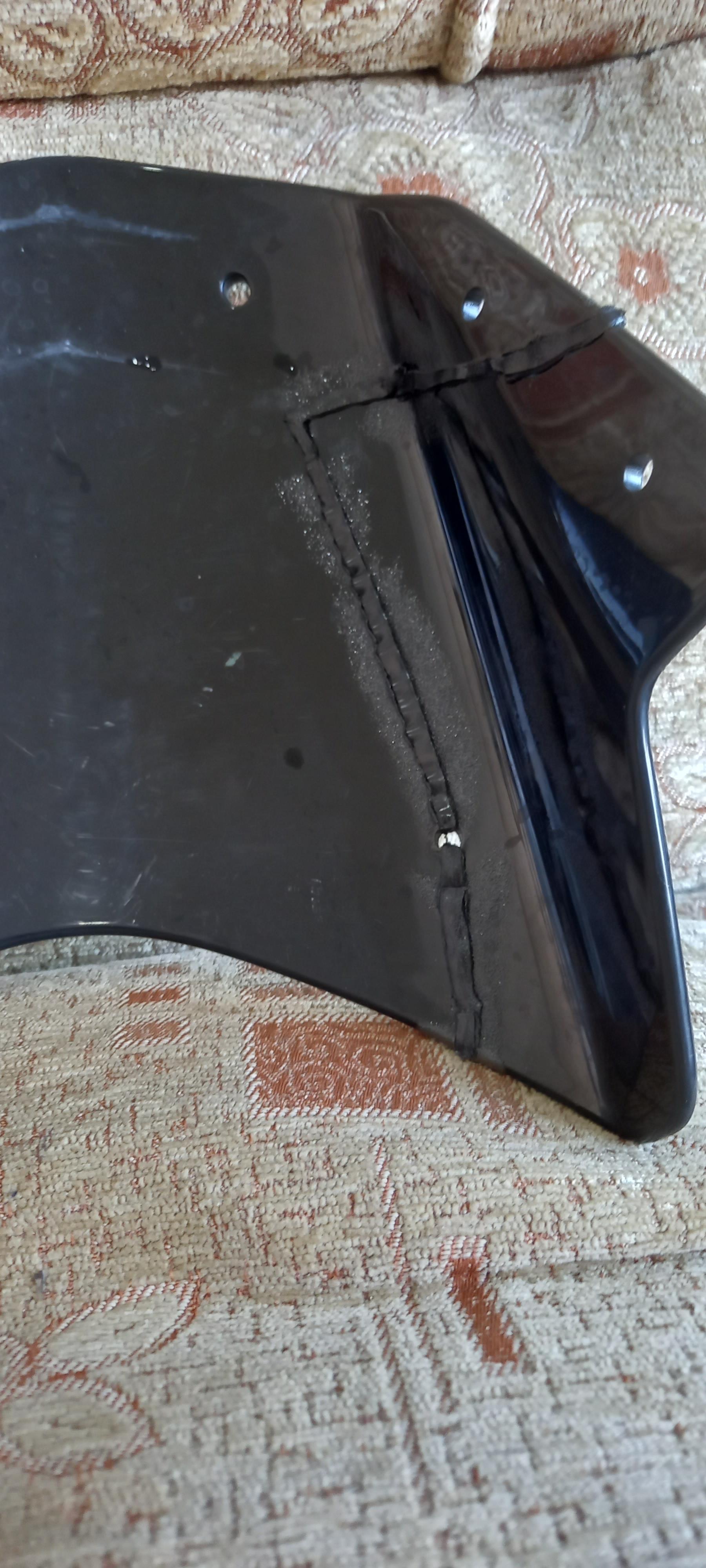 عکس جوشکاری پلاستیک با الکترودهای کد دار 