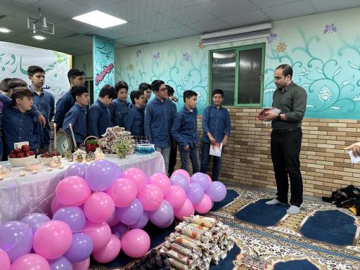 عکس مجتمع پسرانه نیکان دانش