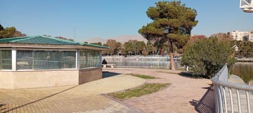 عکس دریاچه پارک ارم