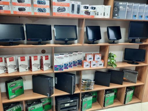 عکس فروشگاه کامپیوتر رابوسان