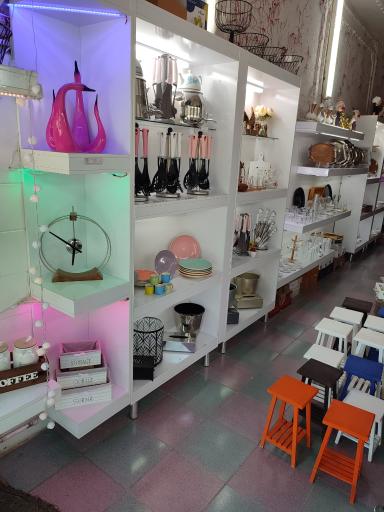 عکس گالری کلبه رنگی