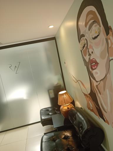 عکس کلینیک پوست و مو راز