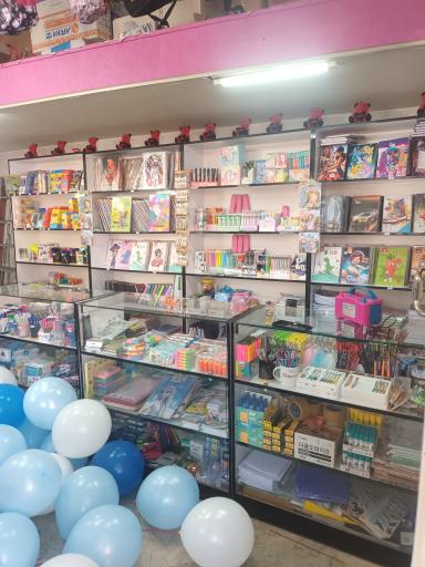 عکس کافی نت و لوازم تحریر دانش