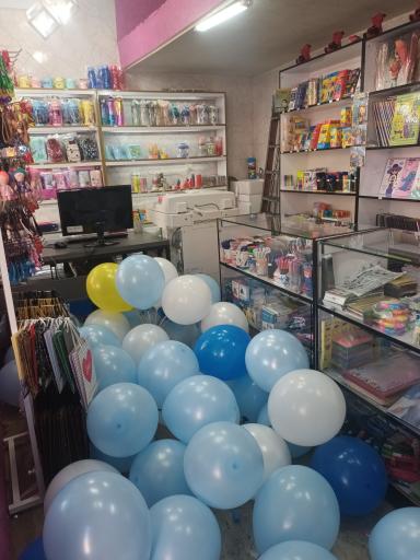 عکس کافی نت و لوازم تحریر دانش