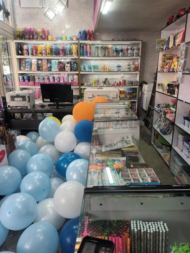 عکس کافی نت و لوازم تحریر دانش